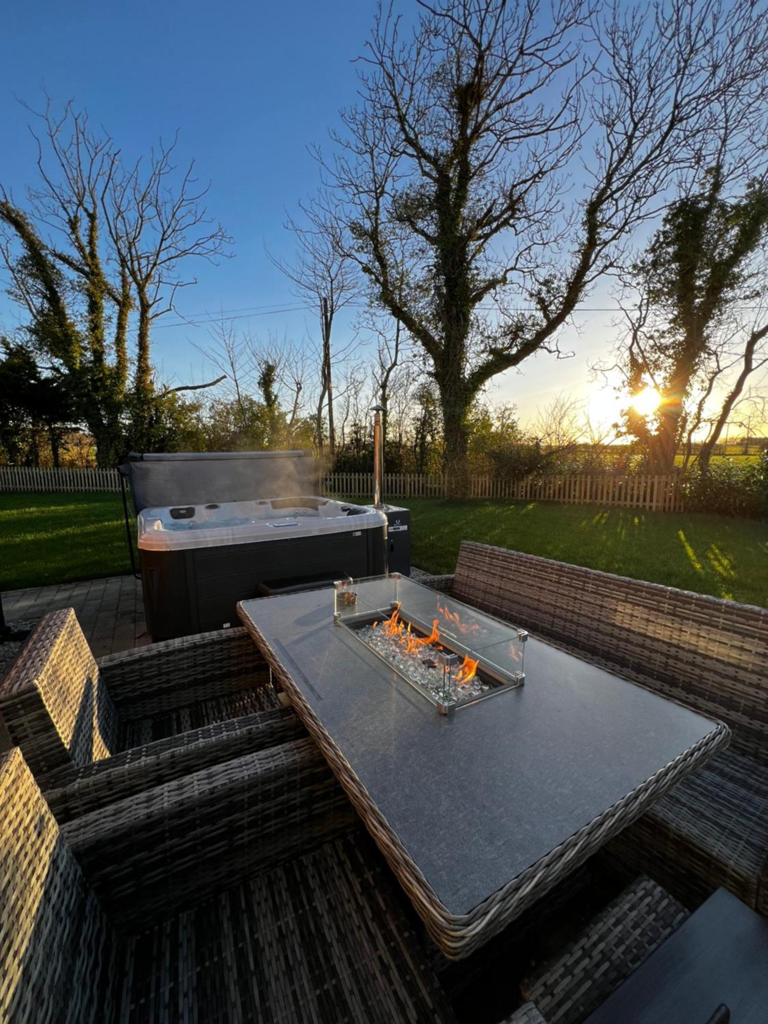 The Farmhouse At Corrstown Village Portrush Eksteriør billede